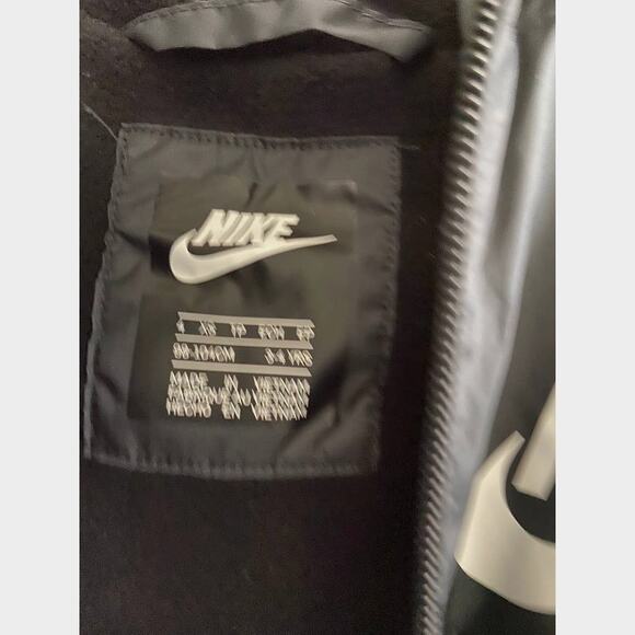 Nike Black Hooded Jacket Kids XS (4)‎ NWT - Picture 9 of 9